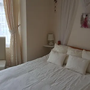 Sheridan Guest house Scarborough